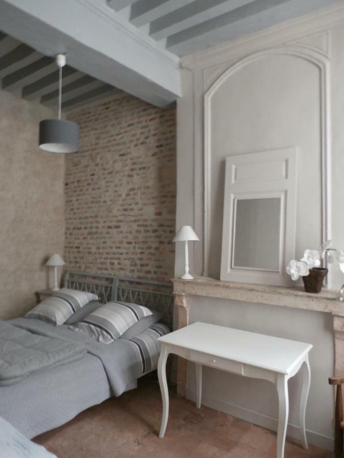 Appartamento Le Logis XVIIème Moulins  Esterno foto